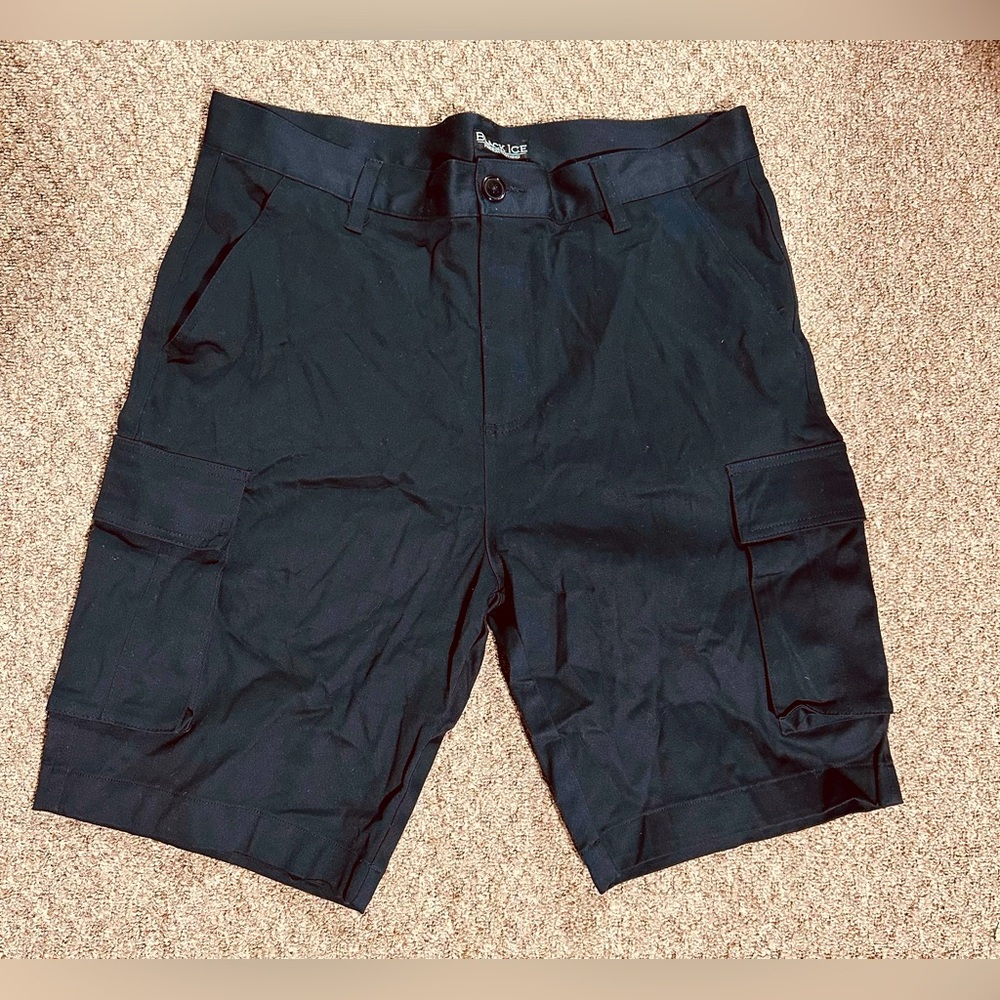 Black men’s cargo shorts